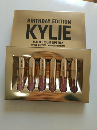 Kylie birthday edition mat ruj serisi
