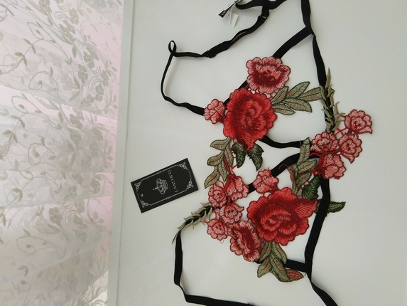 Diğer gül detaylı bralette 