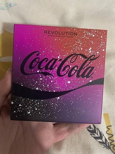 Revolution coca cola koleksiyon far paleti