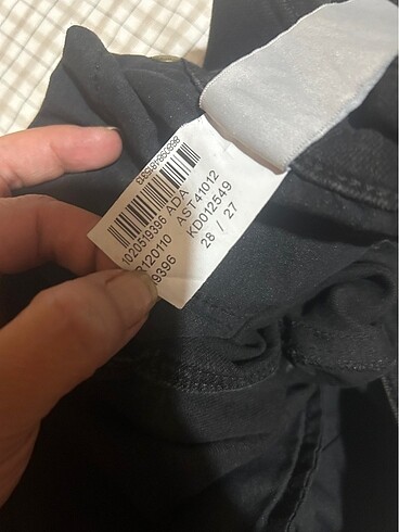 28 Beden siyah Renk Mavi kot pantolon
