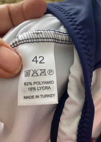 Kırmızı Puantiyeli Askılı Mavi Mayo - Görsel 5