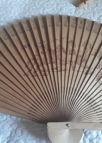 Bej Ahşap El Yelpazesi atlar figürlü - Görsel 3