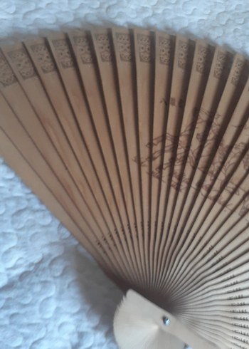 Bej Ahşap El Yelpazesi atlar figürlü - Görsel 2