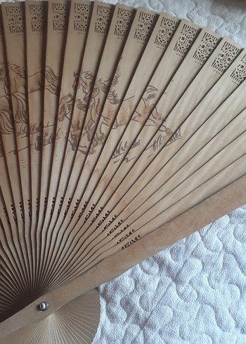 Bej Ahşap El Yelpazesi atlar figürlü - Görsel 8