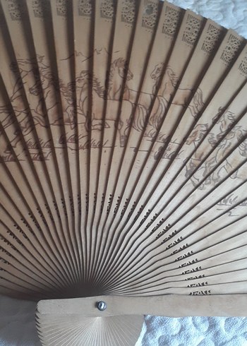 Bej Ahşap El Yelpazesi atlar figürlü - Görsel 11