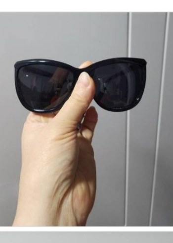 Şeffaf Siyah Minimalist Gotik Kadın Güneş Gözlüğü - Görsel 3