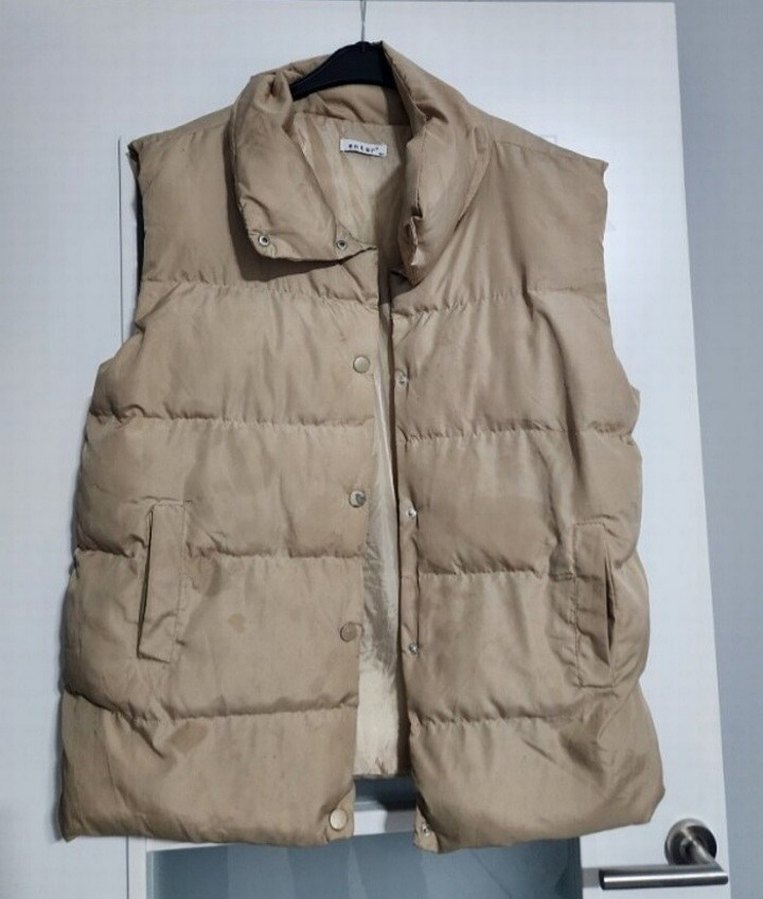 Bej Yelek Yakada  hafif boşluklar var - Görsel 4