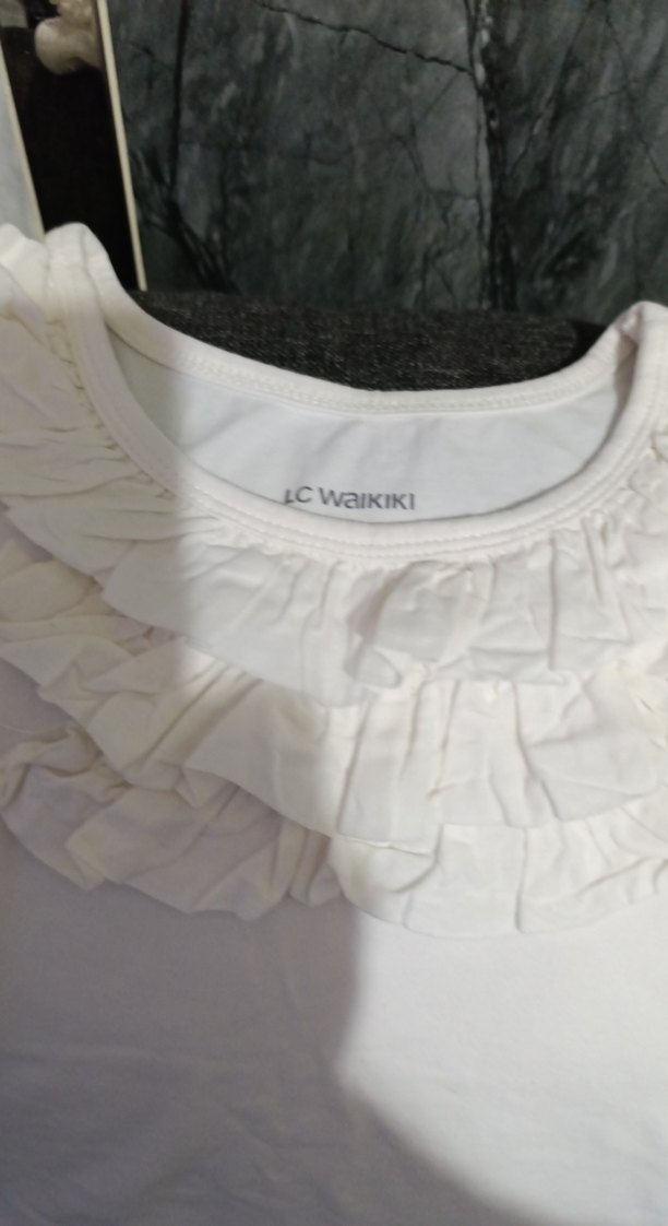 Fırfırlı Beyaz Keten Kolsuz Mini Bluz - Görsel 2