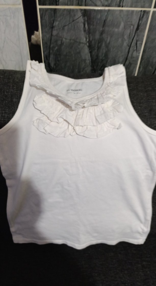 Fırfırlı Beyaz Keten Kolsuz Mini Bluz - Görsel 5