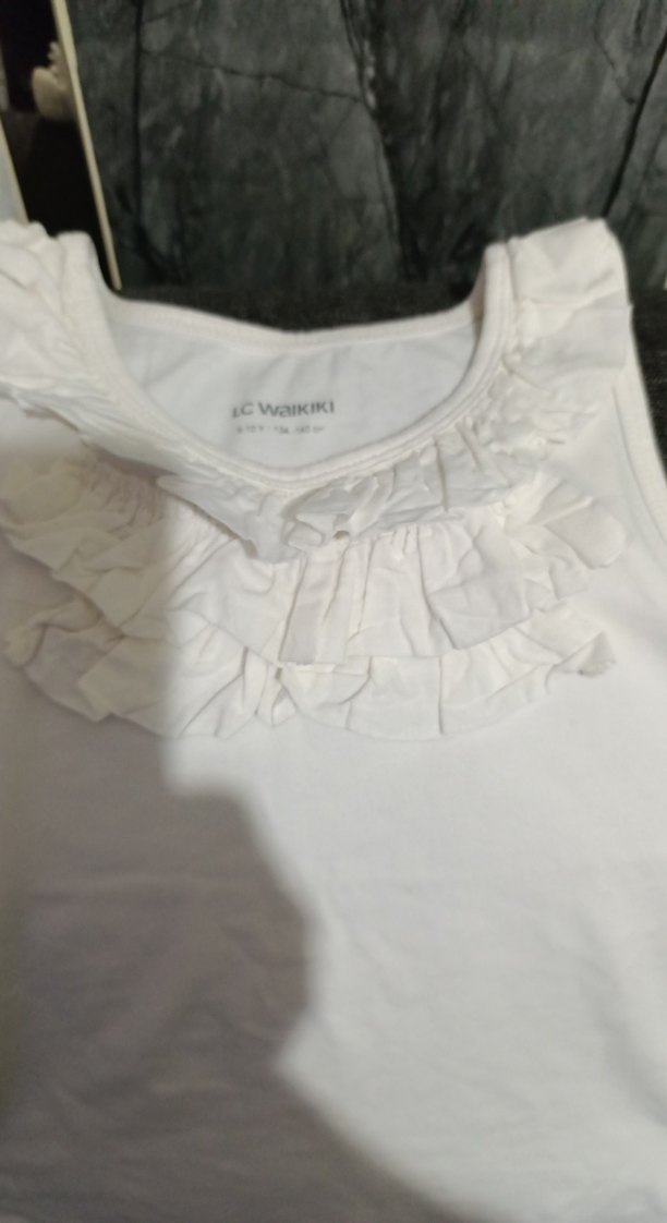 Fırfırlı Beyaz Keten Kolsuz Mini Bluz - Görsel 4