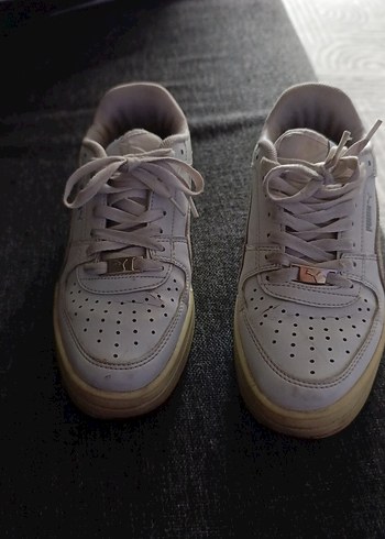 Beyaz Kadın Spor Ayakkabısı - Şık ve Rahat - Görsel 2