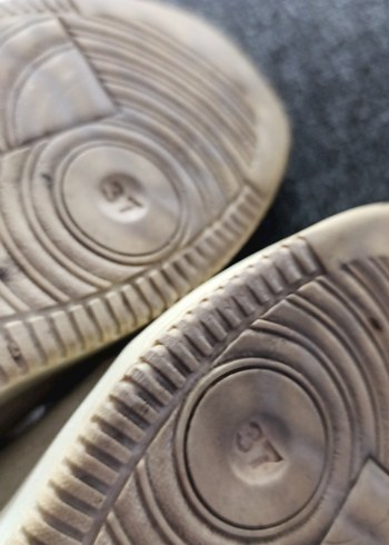 Beyaz Kadın Spor Ayakkabısı - Şık ve Rahat - Görsel 5