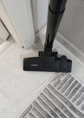 Kara Renkli Dik Elektrikli Süpürge - Görsel 3