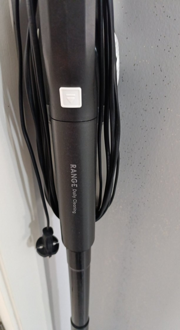 Kara Renkli Dik Elektrikli Süpürge - Görsel 4