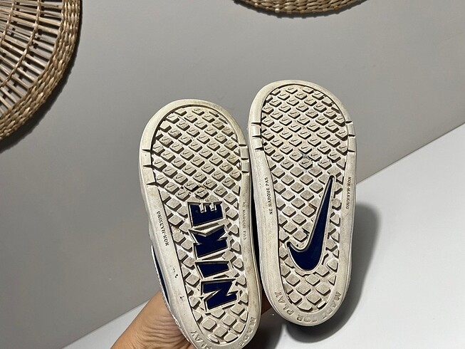 25 Beden Nike Erkek Çocuk Spor Ayakkabı