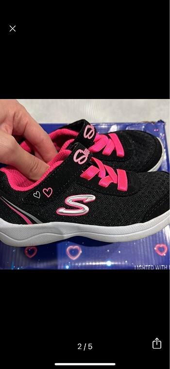 Skechers