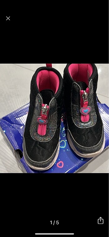 Skechers Skechers bot
