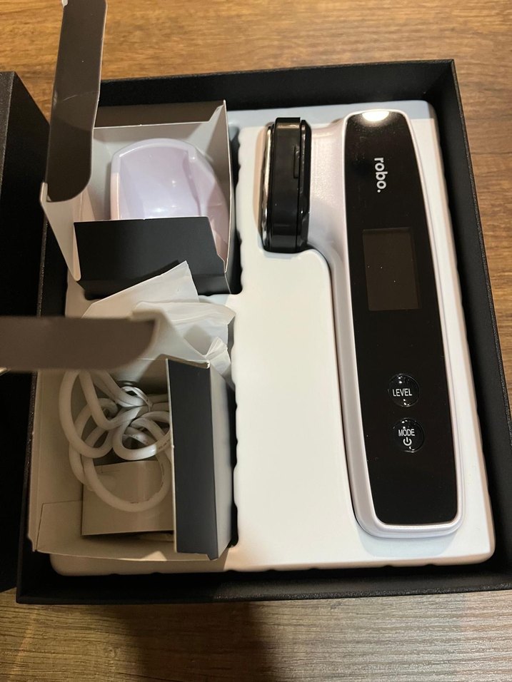 Robo 9 Özellikli Şarjlı Cilt Germe ve Gençleştirme Cihazı - Görsel 4