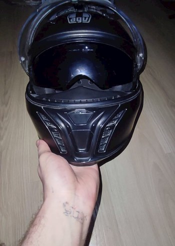 Siyah AGV Kilitli Motosiklet Kaskı - Görsel 2