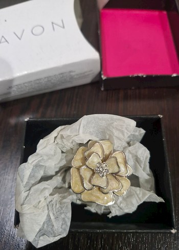 Avon Bej Çiçekli Payetli Yüzük - Görsel 2