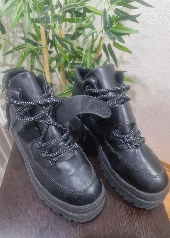 Siyah Kemerli Platform Topuklu Gotik Kadın Bot - Görsel 2