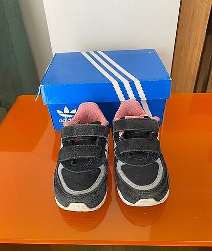 21 Beden Adidas cırtlı spor ayakkabı 21 numara