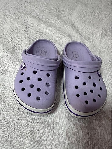 Crocs 28