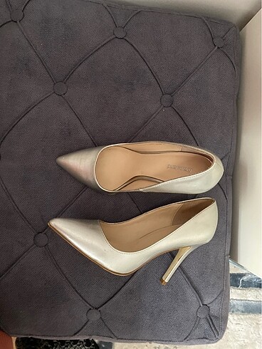 Zara Topuklu ayakkabı gümüş rengi
