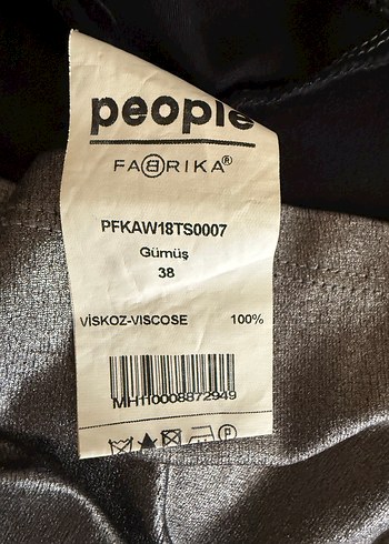 38 Beden gri Renk Gümüş rengi V Yaka Kısa Kollu Bluz