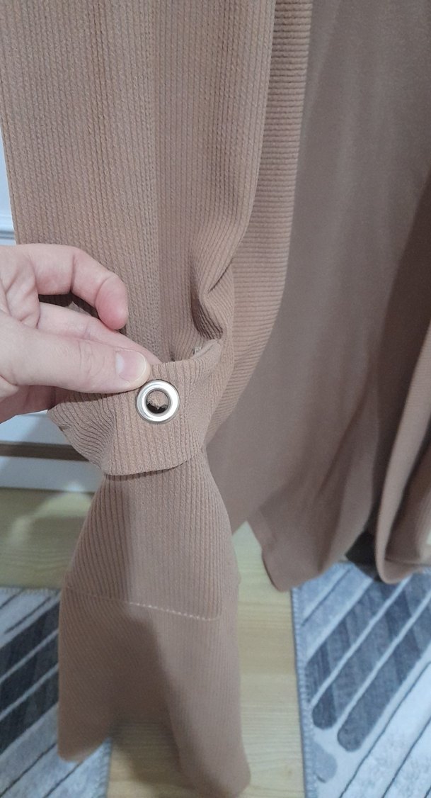 Bej Dökümlü Kolsuz Kadın Yelek - Görsel 2