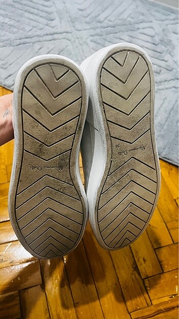 38 Beden beyaz Renk Massimo Dutti deri sneaker