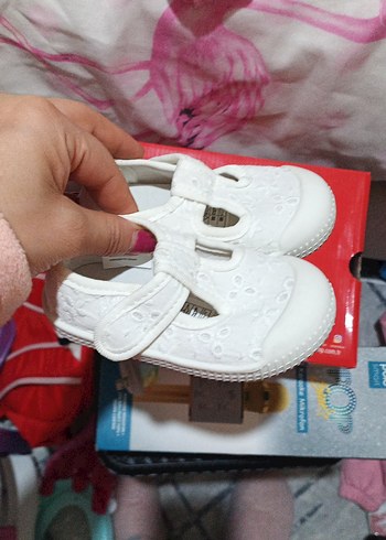 Beyaz Nakışlı Kız Bebek İlk Adım Ayakkabısı - Görsel 2