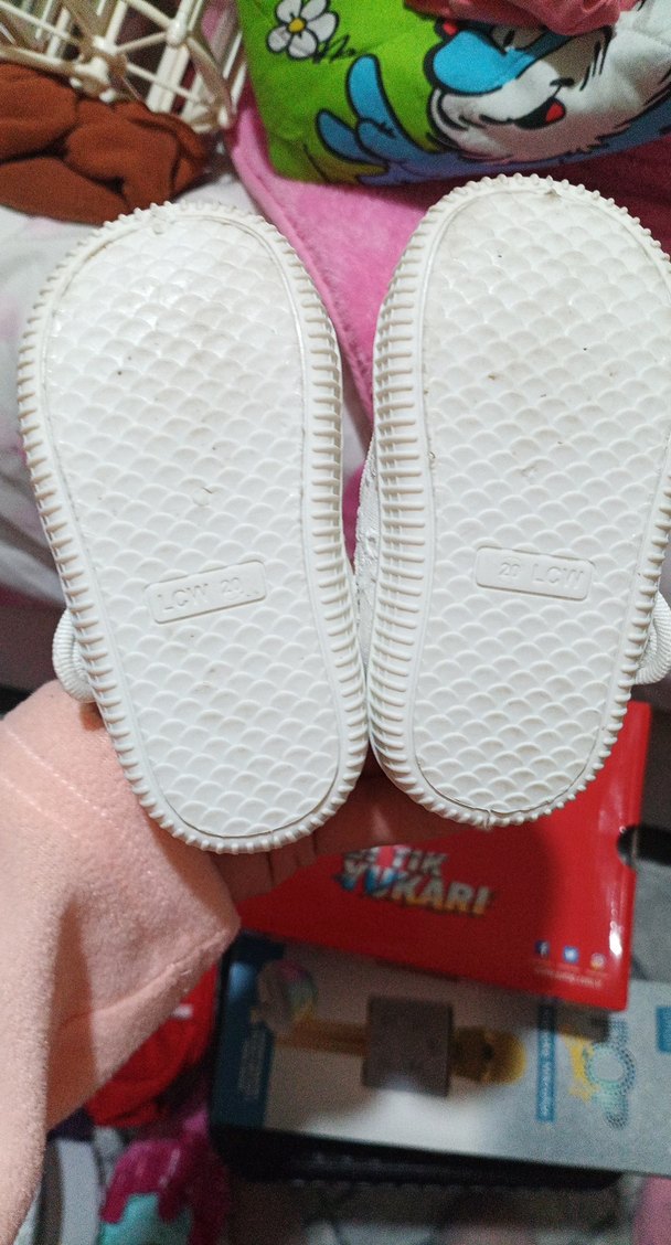 Beyaz Nakışlı Kız Bebek İlk Adım Ayakkabısı - Görsel 3