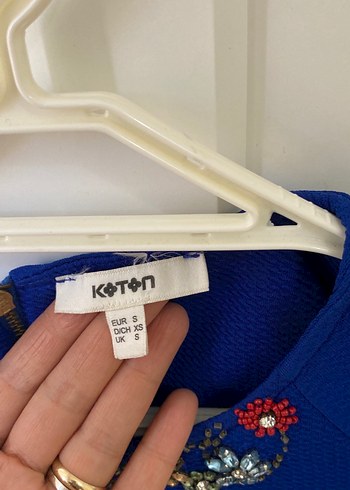 36 Beden Boncuk İşlemeli Mavi Kısa Kollu Triko Elbise