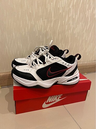 Nike Air Monarch ayakkabı