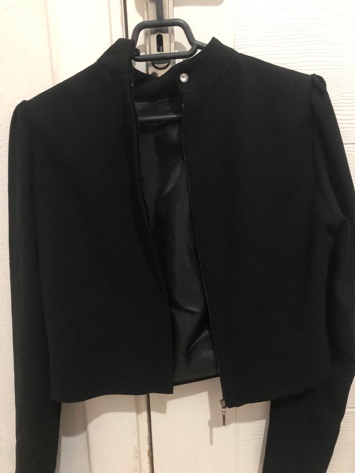 Düğmeli Siyah Yüksek Yakalı Mini Bluz - Görsel 3