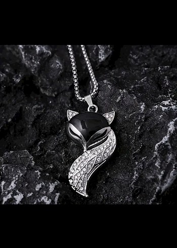 Uzun Zincirli Siyah Tilki Desenli Gotik Kolye
