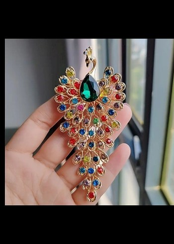 Renkli Taşlı Tavuskuşu Broş