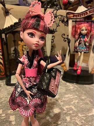  Monster high draculaura
