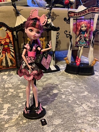  Beden Monster high draculaura