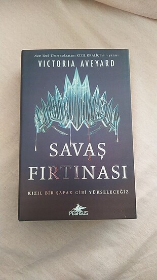 Savaş fırtınası (Kızıl Kraliçe serisi)