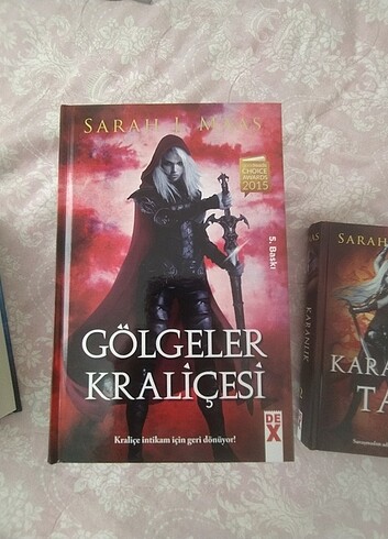 Gölgeler kraliçesi 