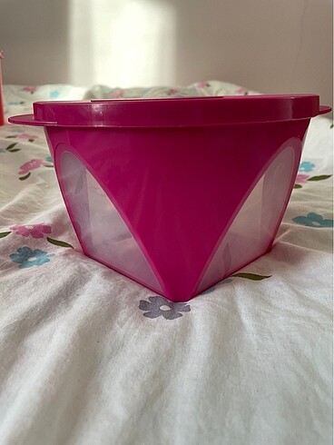 Beden Tupperware saklama kabı
