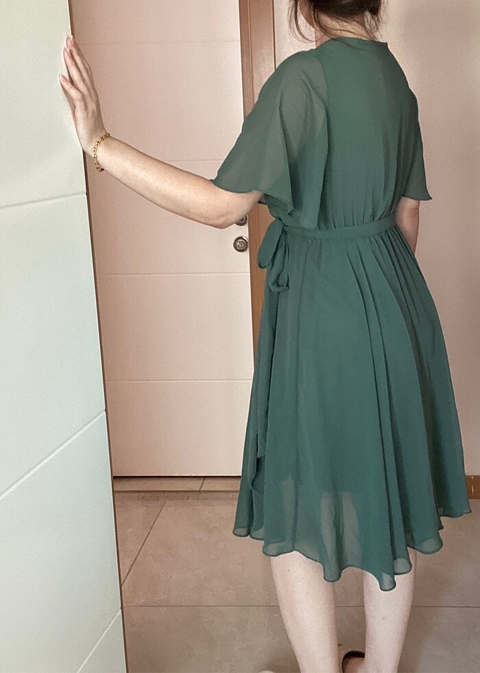 Yeşil elbise - Görsel 2