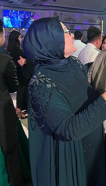 Tesettür abiye bir kere giyildi