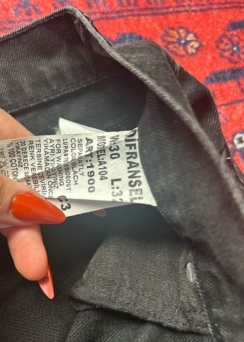 Siyah Baskılı Bol Kesim Kot Pantolon - Görsel 2