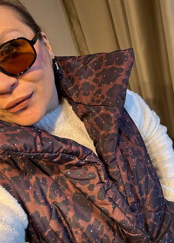 Kadın Gri Bağlamalı Desenli Kürklü Puff Yelek - Görsel 7