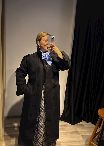 Kadın Siyah Uzun Kuşaklı Trençkot - Görsel 11