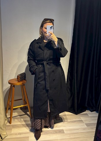 Kadın Siyah Uzun Kuşaklı Trençkot - Görsel 2