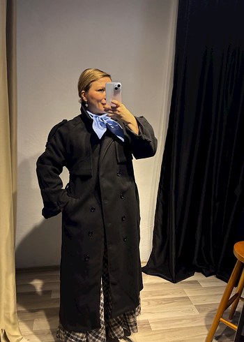 Kadın Siyah Uzun Kuşaklı Trençkot - Görsel 12